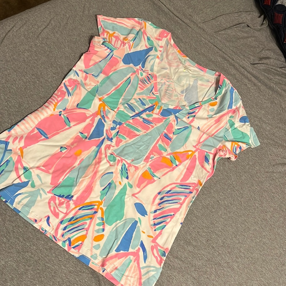 Lilly Pulitzer medium tee